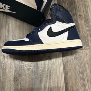 Nike Men's Navy and White High-Top Sneakers